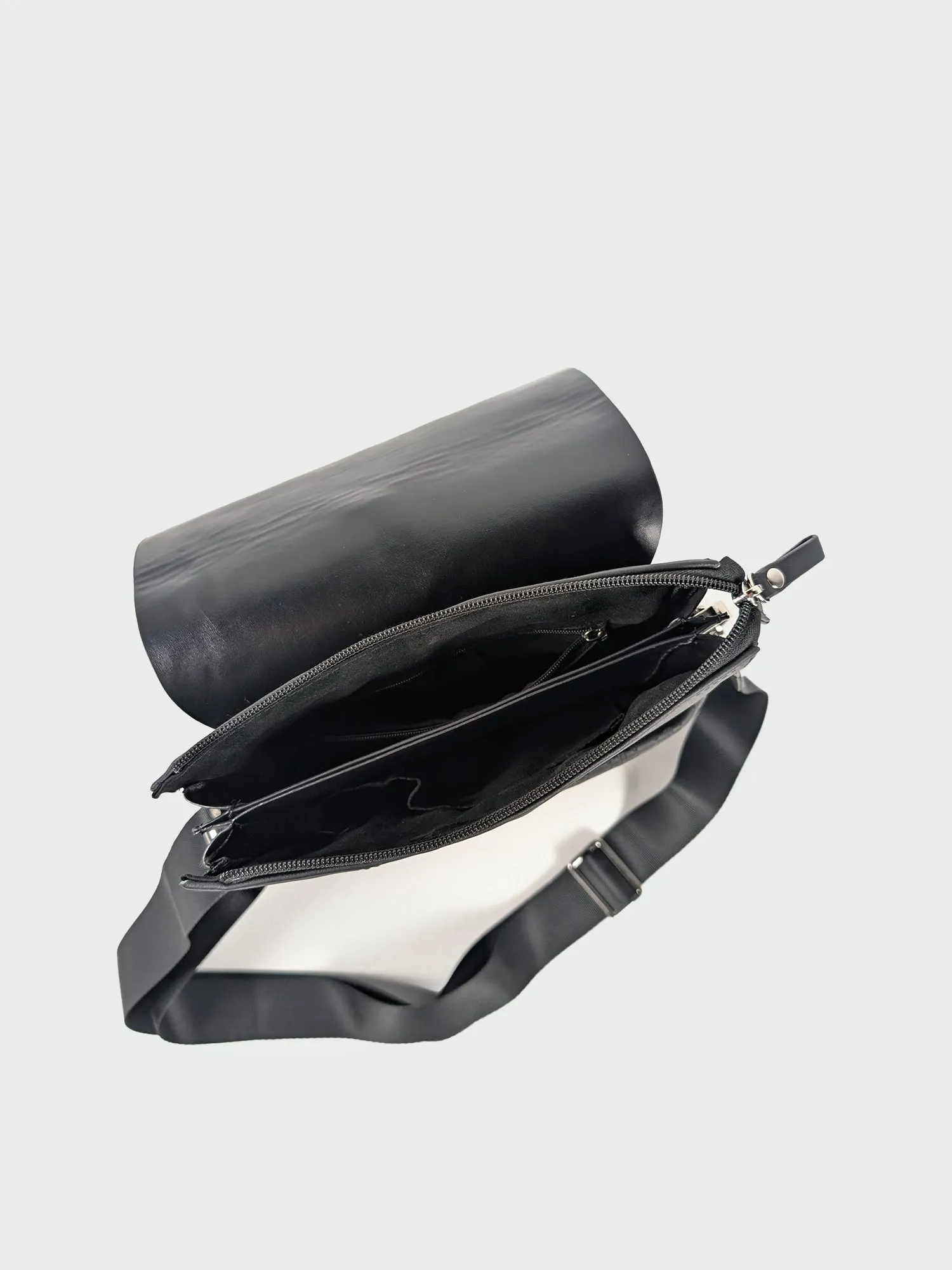 Molsdens Black Messenger Bag