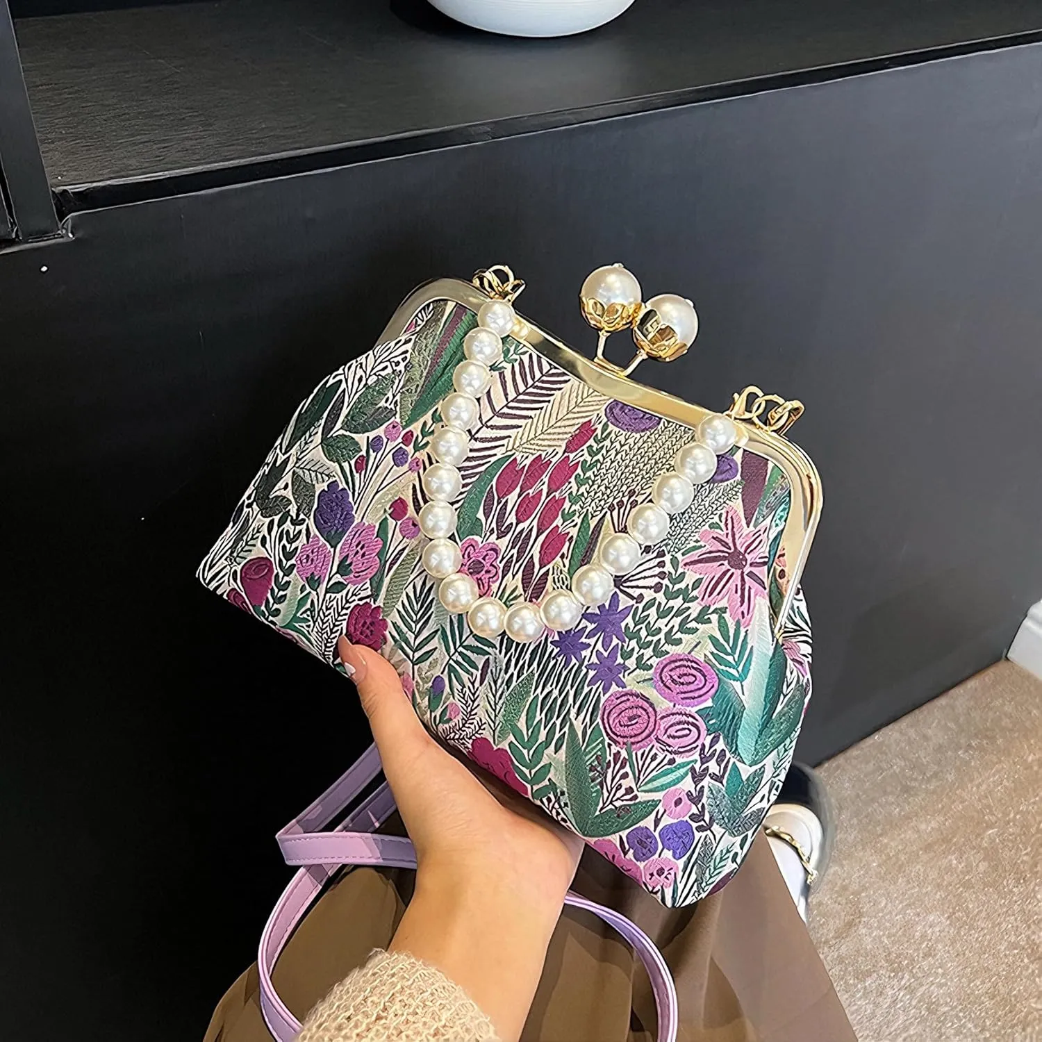 Women Vintage Floral Embroidered Top Handle Handbag Kiss Lock Elegant Clutch Purse Small Pearl Crossbody Bag